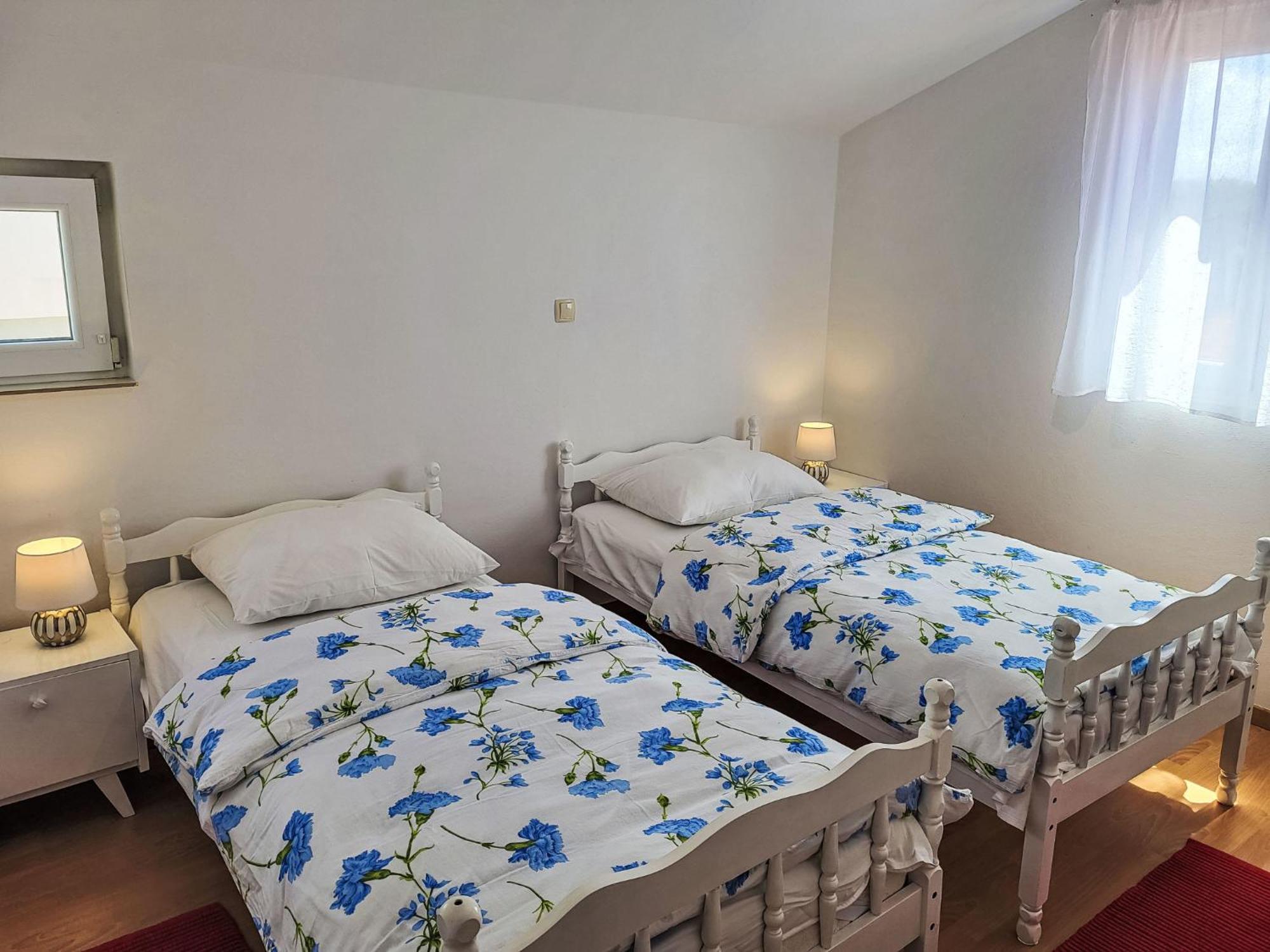 Apartment Ana - Big351 By Interhome Туран Екстериор снимка